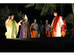 Encenação da Paixão de Cristo acontece na sexta-feira Santa