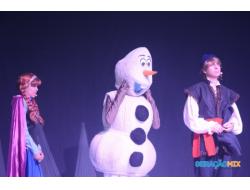 'Frozen, uma aventura congelante' é apresentado no Teatro Arno Ignácio Etges