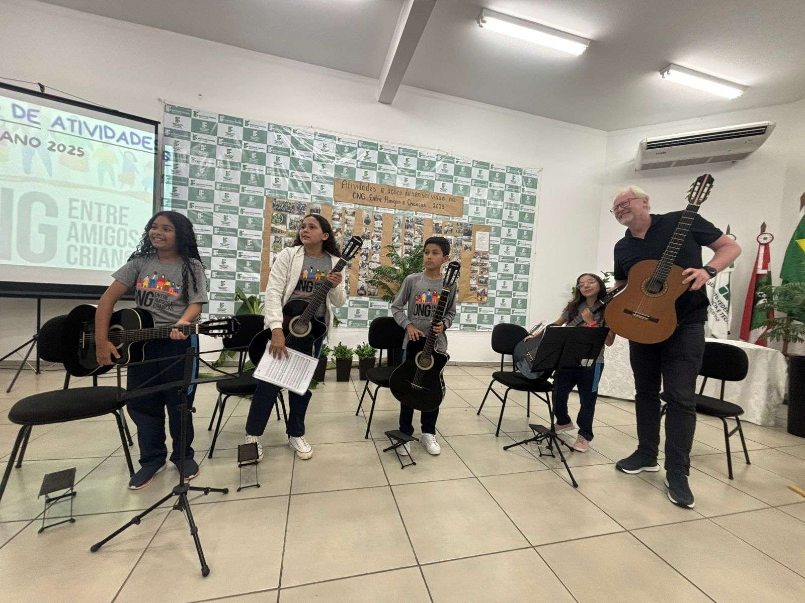 Poesia entre amigos e crianças 